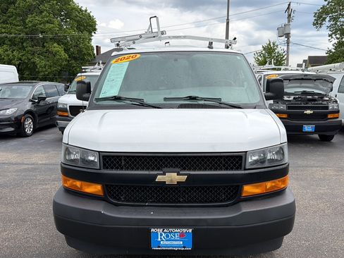 Used 2020 Chevrolet Express 3500 w/ Driver Convenience Package RWD image 2