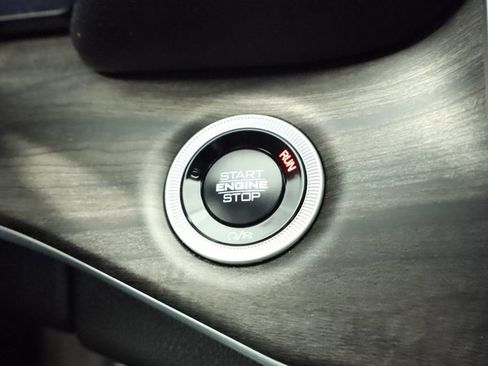 Used 2025 Jeep Grand Cherokee Limited w/ Trailer Tow Package image 38