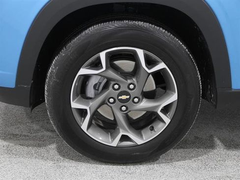 Used 2025 Chevrolet Trax LT image 20