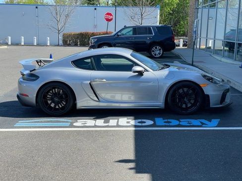 Used 2021 Porsche 718 Cayman GT4 RWD image 22