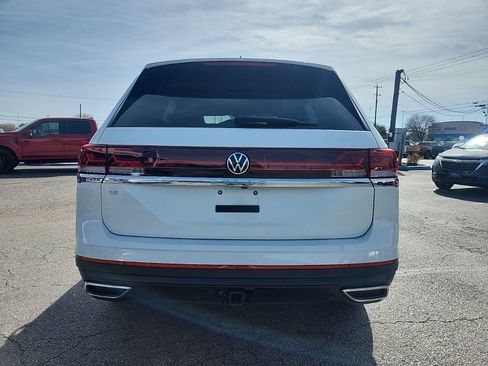 Used 2025 Volkswagen Atlas SE image 4