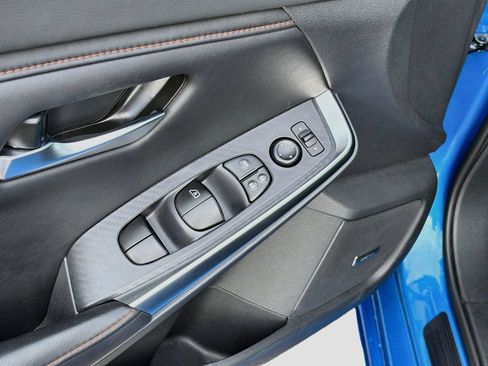 Used 2023 Nissan Sentra SR w/ SR Premium Package FWD image 19