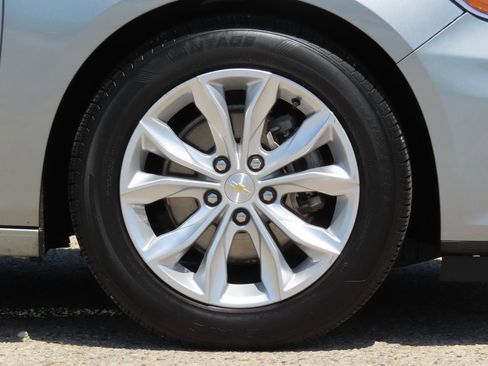 Used 2024 Chevrolet Malibu LT FWD image 12