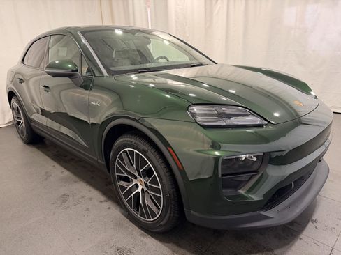 New 2026 Porsche Macan 4 Electric image 6