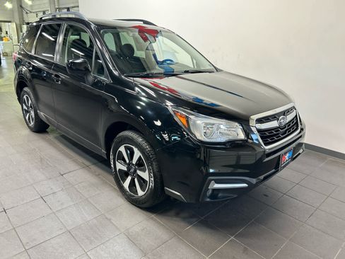 Used 2018 Subaru Forester 2.5i Premium AWD/4WD image 2
