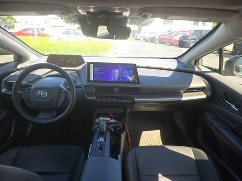 Used 2024 Toyota Prius XLE FWD image 11