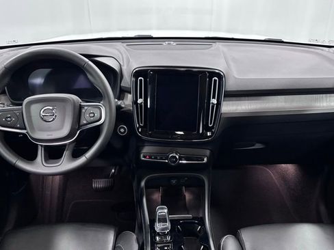 Certified 2023 Volvo XC40 B5 Plus w/ Climate Package AWD/4WD image 2