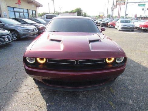Used 2021 Dodge Challenger SXT w/ Driver Convenience Group RWD image 3