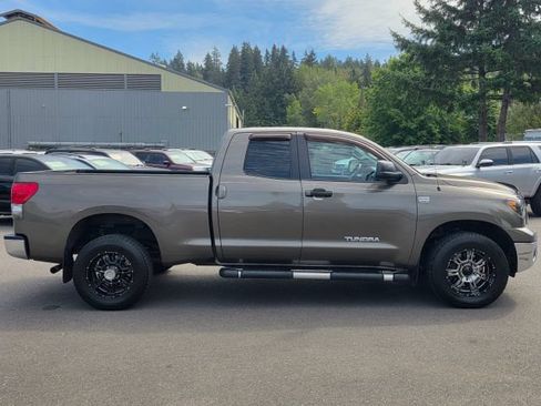 Used 2008 Toyota Tundra 4x4 Double Cab w/ Tow Pkg image 9