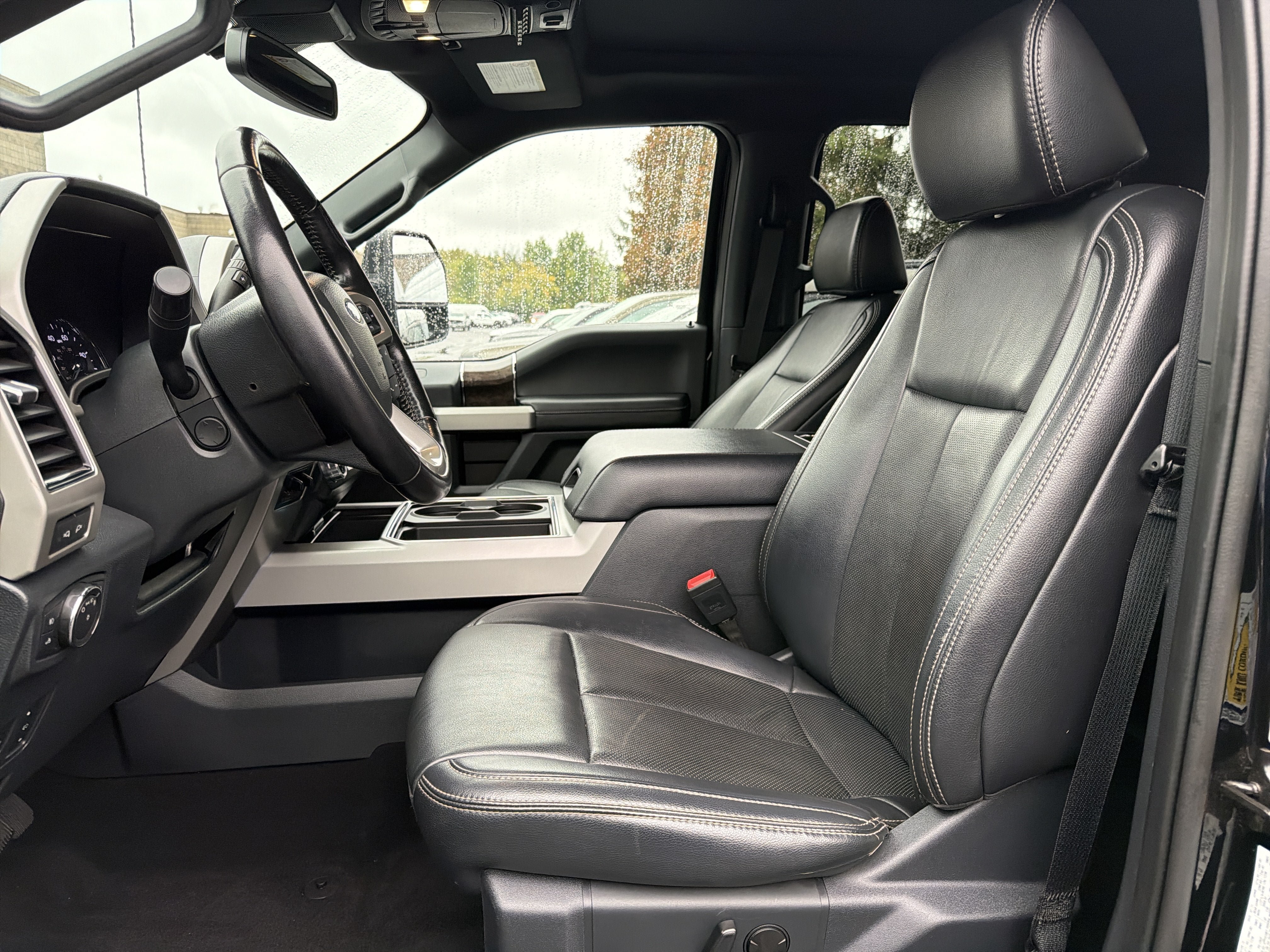 Used 2022 Ford F350 Lariat w/ Black Appearance Package AWD/4WD image 12