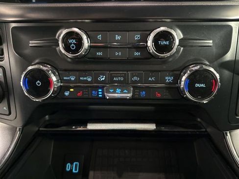 Used 2022 Ford F150 Platinum w/ Equipment Group 701A High image 17