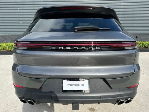 Used 2024 Porsche Cayenne S image 12