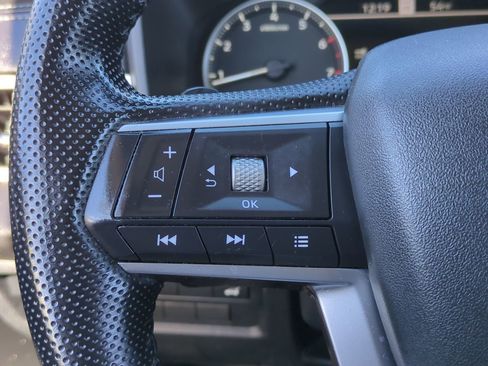 Used 2024 Mitsubishi Outlander SE image 25