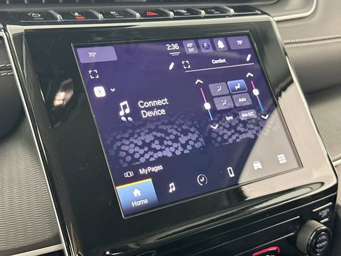 Used 2023 Jeep Grand Cherokee Laredo image 14