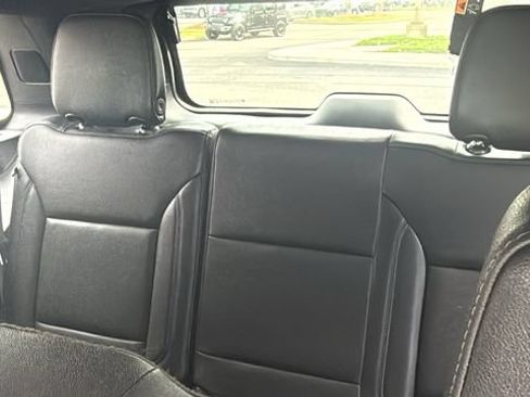 Used 2025 Chevrolet Tahoe Z71 AWD/4WD image 25