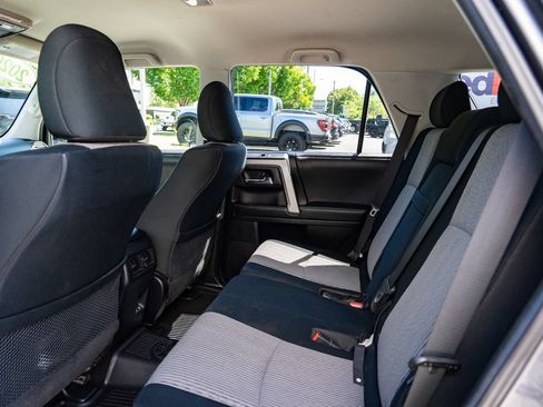 Used 2020 Toyota 4Runner SR5 AWD/4WD image 24