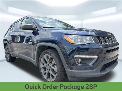 Used 2021 Jeep Compass Latitude FWD image 3