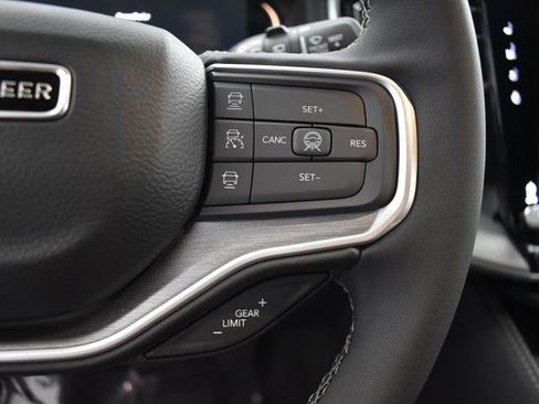 New 2026 Jeep Grand Wagoneer Limited AWD/4WD image 18
