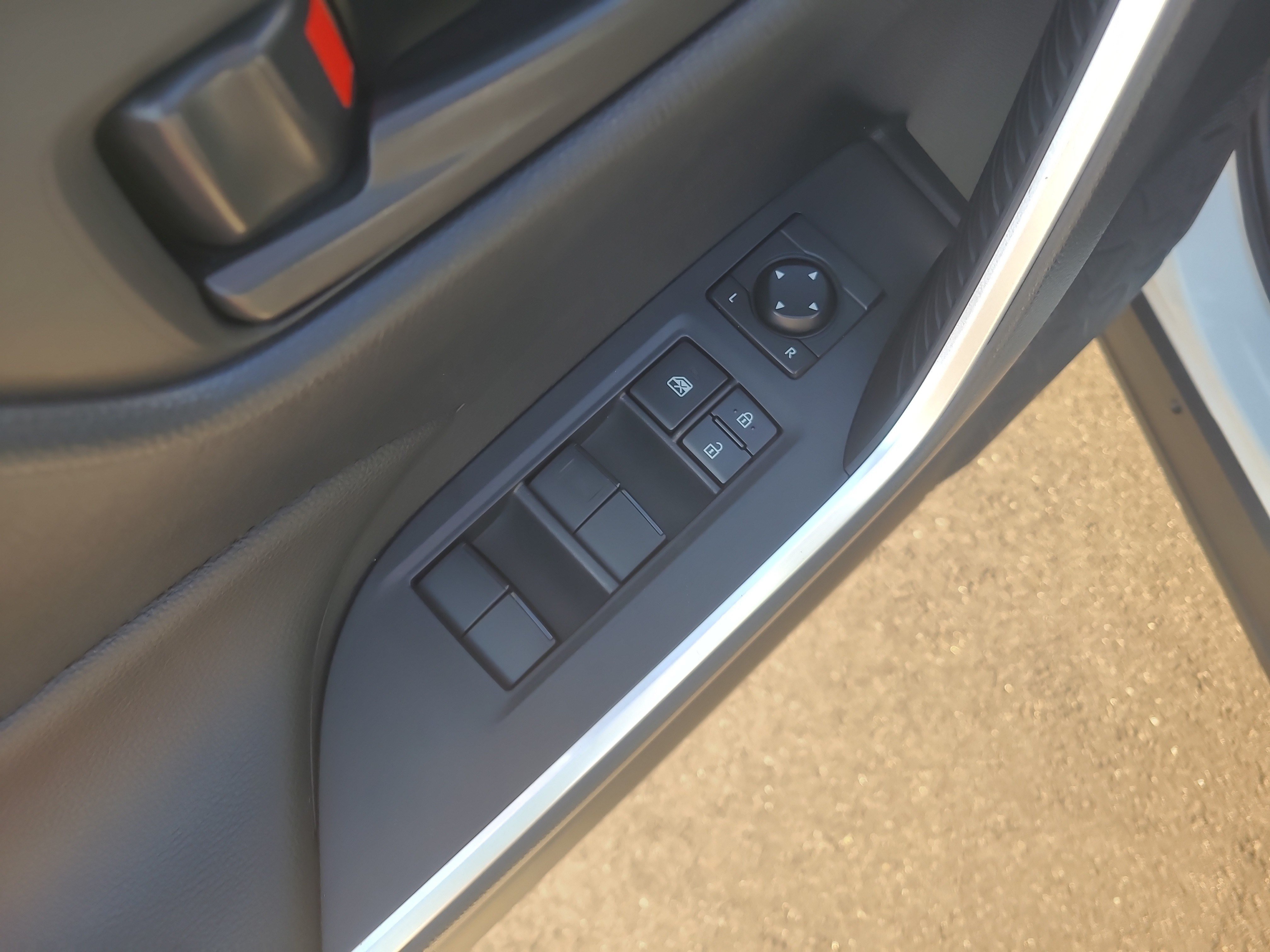 Certified 2025 Toyota RAV4 LE AWD/4WD image 13