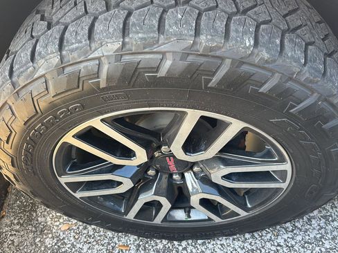 Used 2023 GMC Yukon AT4 w/ Technology Package image 7