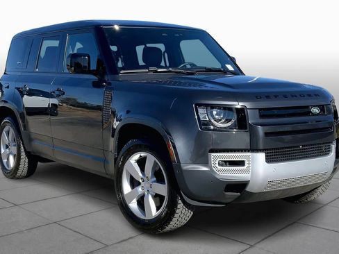 Used 2024 Land Rover Defender 110 SE image 3