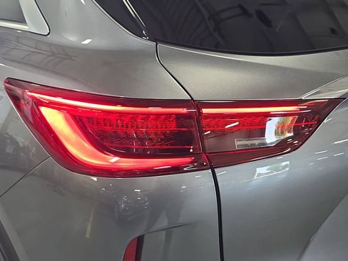 Certified 2025 INFINITI QX50 Luxe w/ Accent Package image 33