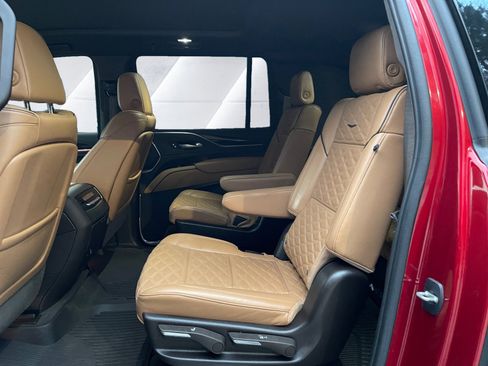 Used 2023 Cadillac Escalade ESV Premium Luxury image 14