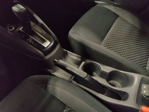 Used 2020 Nissan Versa S image 26