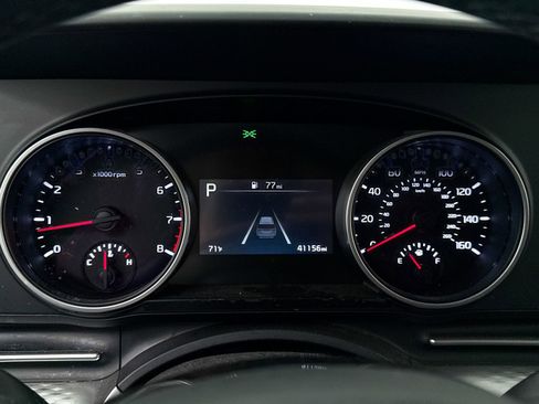 Used 2024 Kia Carnival LX FWD image 34