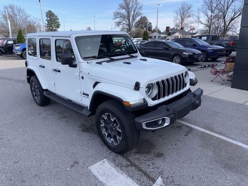 New 2026 Jeep Wrangler Unlimited Sahara AWD/4WD image 7