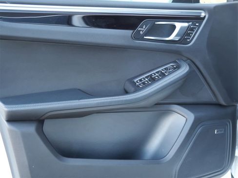 Certified 2021 Porsche Macan GTS w/ Sport Chrono Package image 9