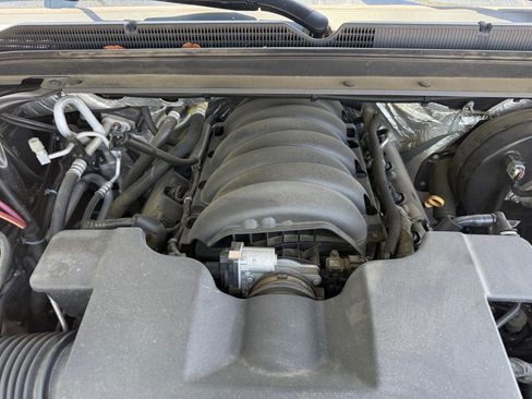 Used 2018 Chevrolet Suburban Premier AWD/4WD image 21