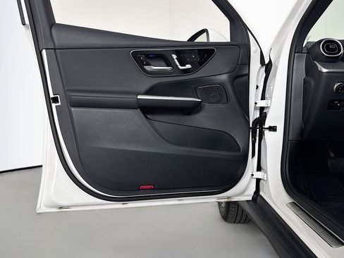 Certified 2026 Mercedes-Benz GLC 300 image 21