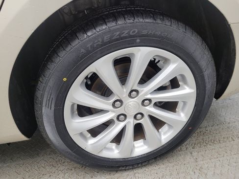 Used 2015 Buick LaCrosse Premium image 31