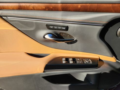 New 2025 Lexus ES 350 w/ Premium Package image 15