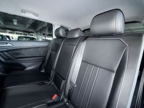 Certified 2022 Volkswagen Tiguan SE FWD image 22