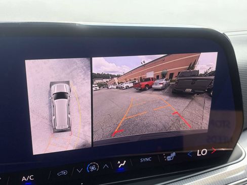 Used 2025 Chevrolet Suburban RST w/ Comfort Package AWD/4WD image 9