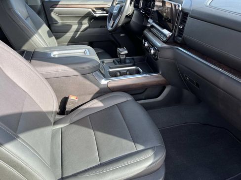 Used 2022 GMC Sierra 1500 SLT w/ SLT Convenience Package image 23