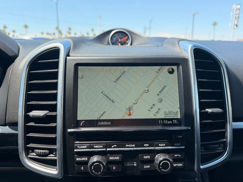 Used 2016 Porsche Cayenne AWD/4WD image 19