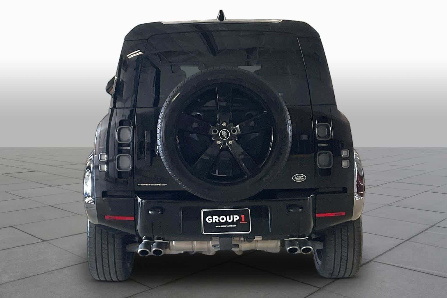 Used 2023 Land Rover Defender 110 V8 AWD/4WD image 4