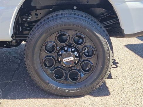 New 2026 Ford F250 Lariat w/ Black Appearance Package image 5