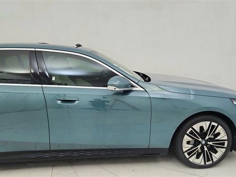 Used 2026 BMW 540i xDrive image 8