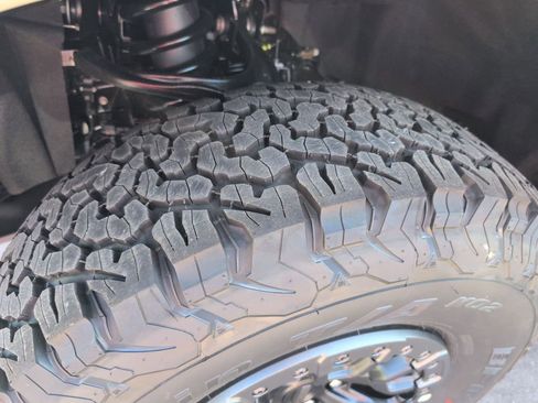 New 2025 Ford Bronco Raptor image 16