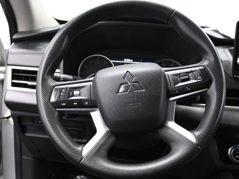 Used 2022 Mitsubishi Outlander ES image 7
