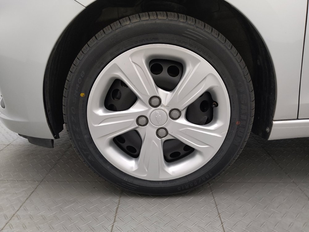 Used 2021 Chevrolet Spark LS FWD image 31