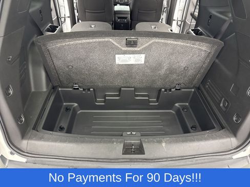 Used 2023 Chevrolet Traverse LT image 41