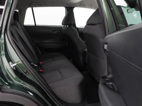 Used 2022 Toyota Corolla Cross LE AWD/4WD image 11