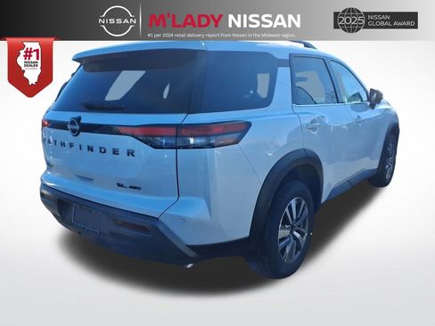 New 2026 Nissan Pathfinder SL image 7