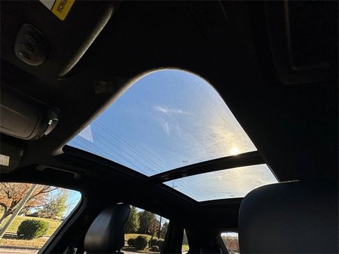 Used 2019 Lincoln Nautilus Select image 27