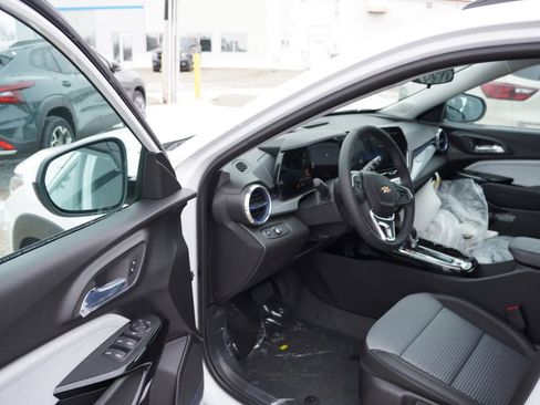 New 2026 Chevrolet Trax LT image 12